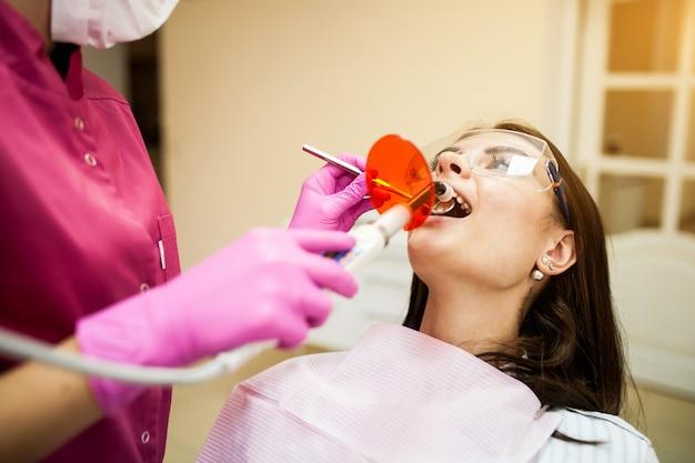 Процесс реставрации зубов