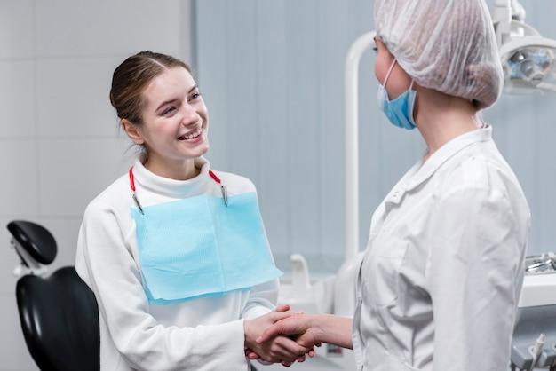 Развеивание заблуждений — важный компонент общения ортодонта с пациентом